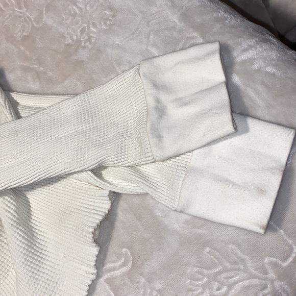 F21 LS Crop Top - Picture 2 of 4